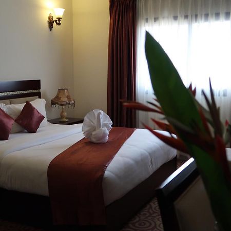 Boulevard Palace Hotel Monrovia Exterior foto