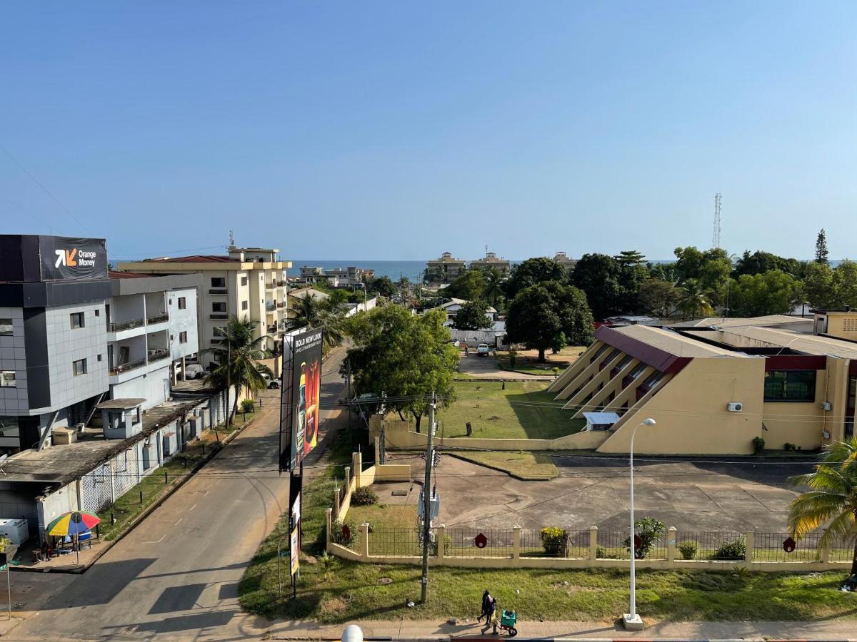 Boulevard Palace Hotel Monrovia Exterior foto