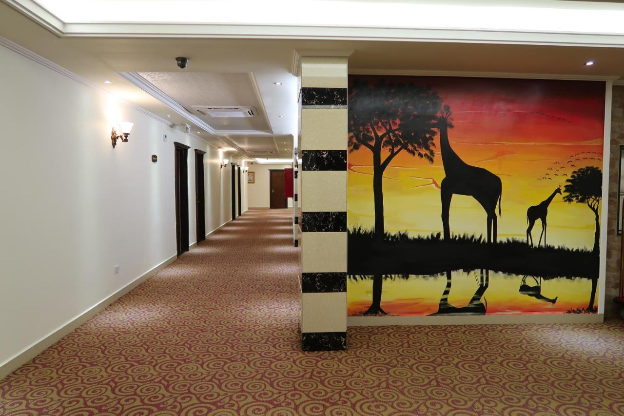 Boulevard Palace Hotel Monrovia Exterior foto